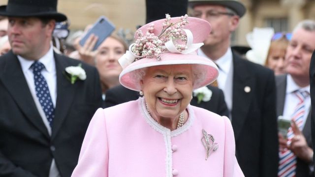 İngiltere tarihinde bir ilk: Kraliçe’nin sağlık sorunları mı engel oldu?